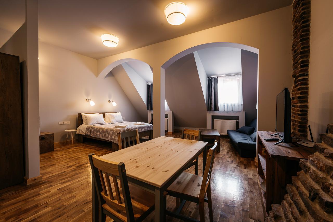 Yellowboot Aparthotel 锡比乌 外观 照片