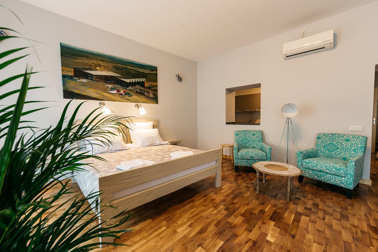 Yellowboot Aparthotel 锡比乌 外观 照片