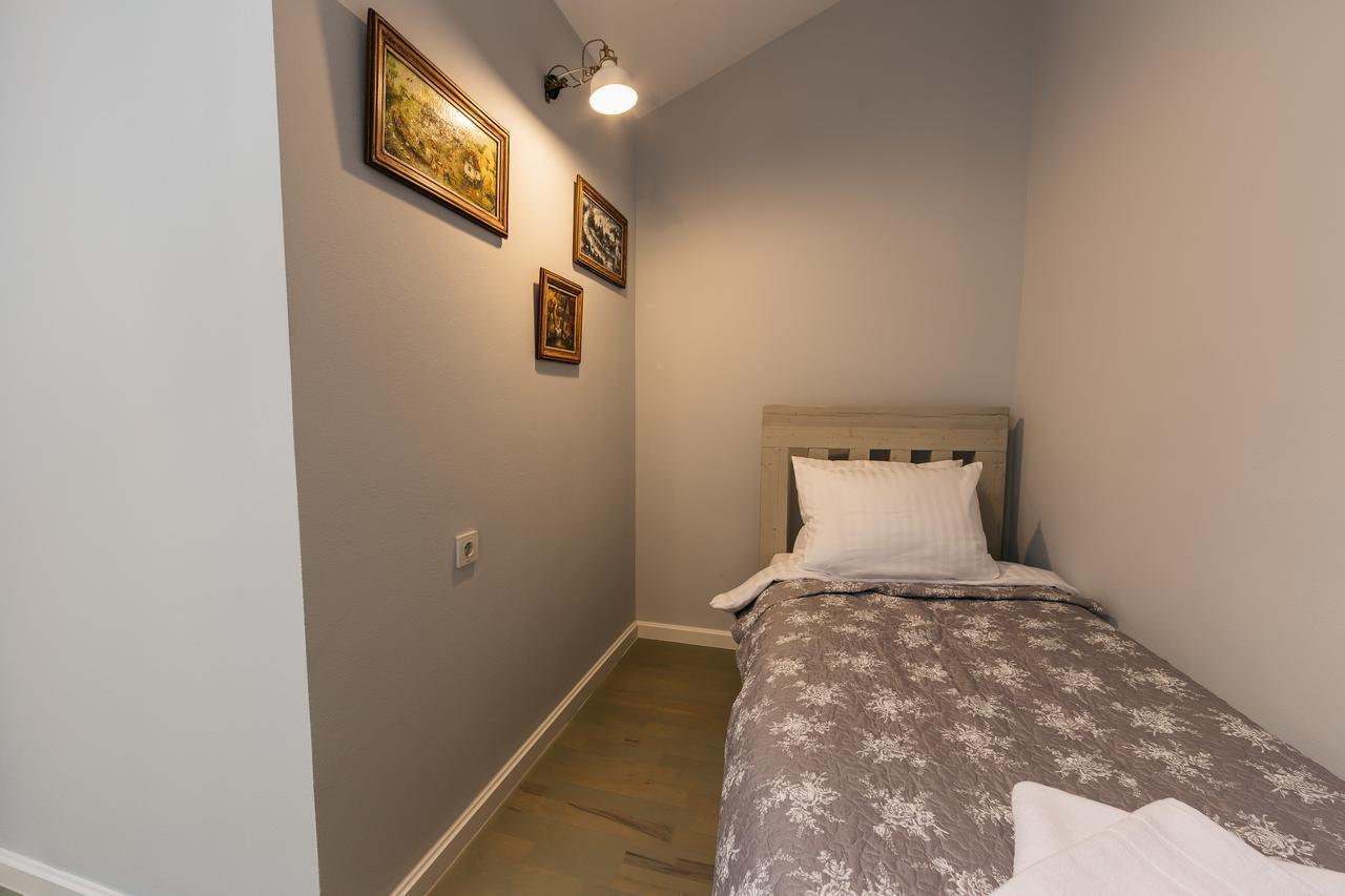 Yellowboot Aparthotel 锡比乌 外观 照片